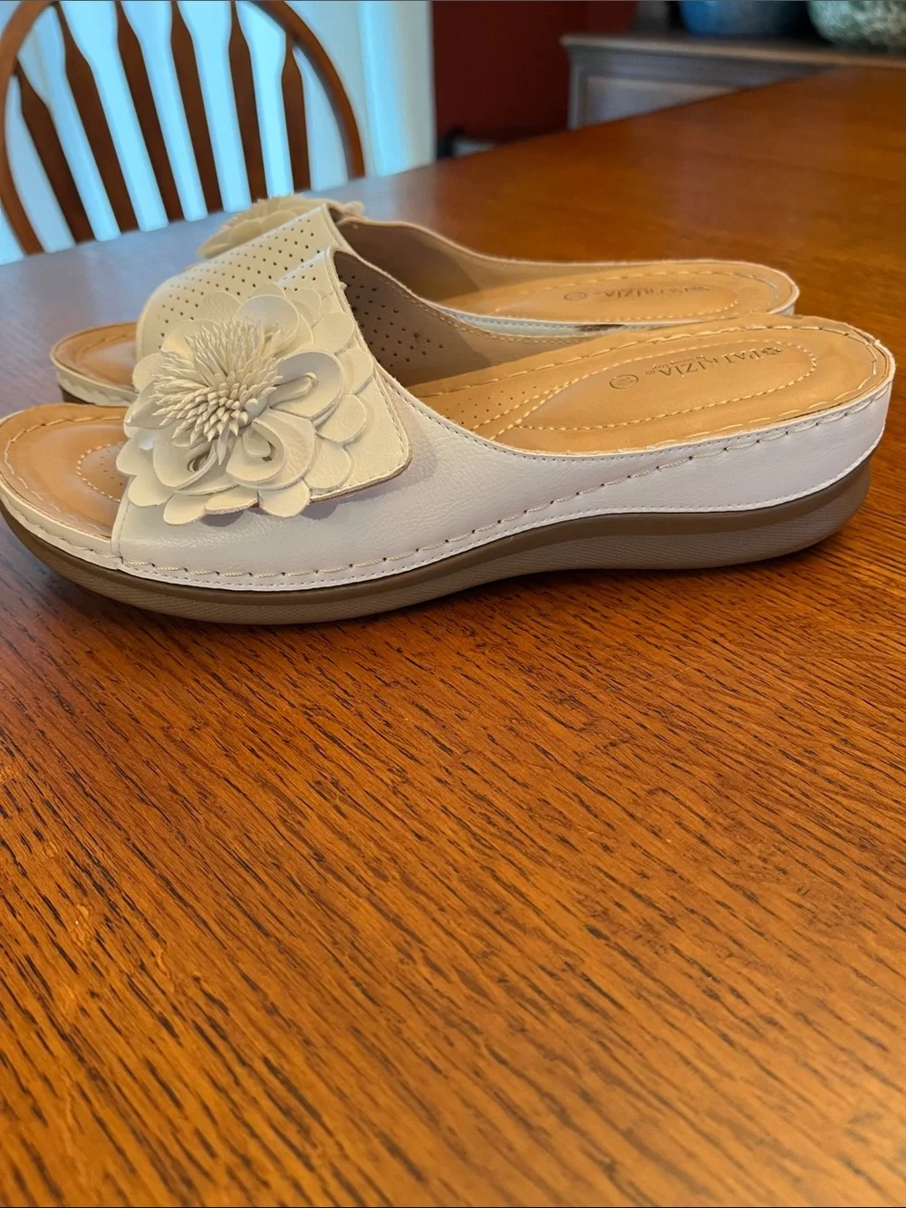 PATRIZIA by Spring Step Gingerita White Floral Slide Sandals, size 10, NWOT - Picture 2 of 5